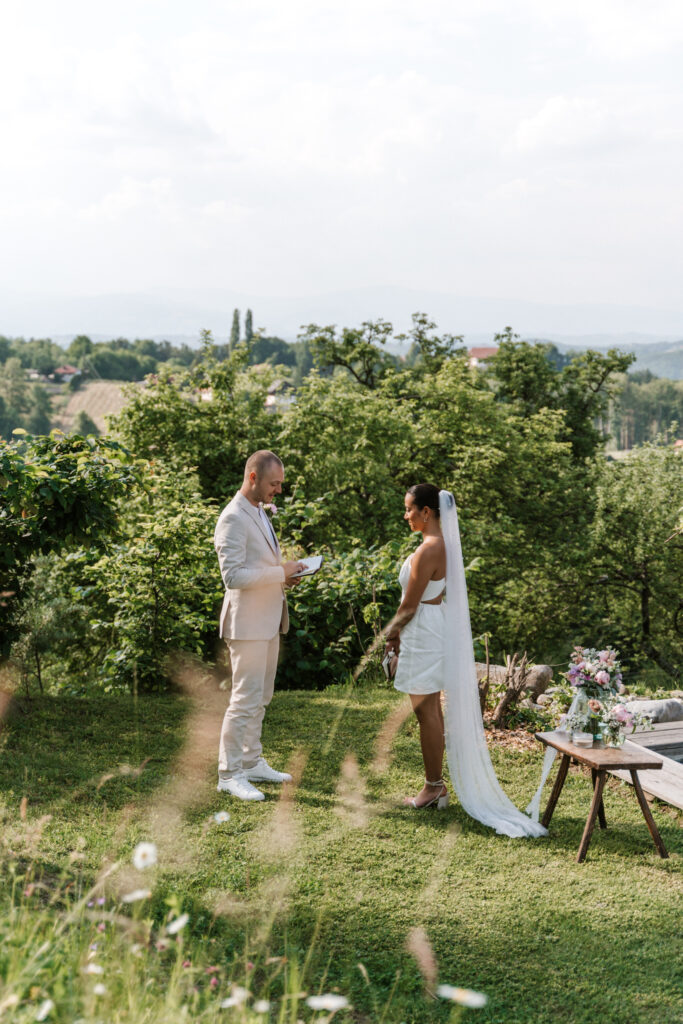 Braut mit Hut – Hochzeitsfotografie Burgenland